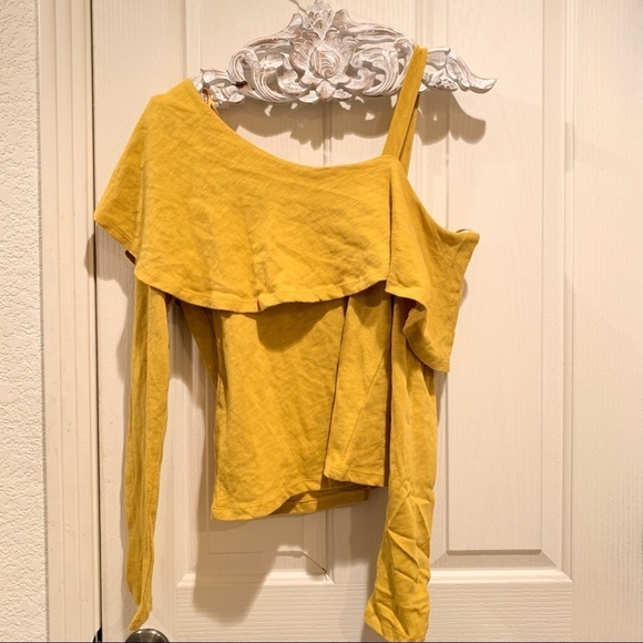 ANTHROPOLOGIE Asymmetrical Ruffle Top Gold NWT S - Picture 6 of 8
